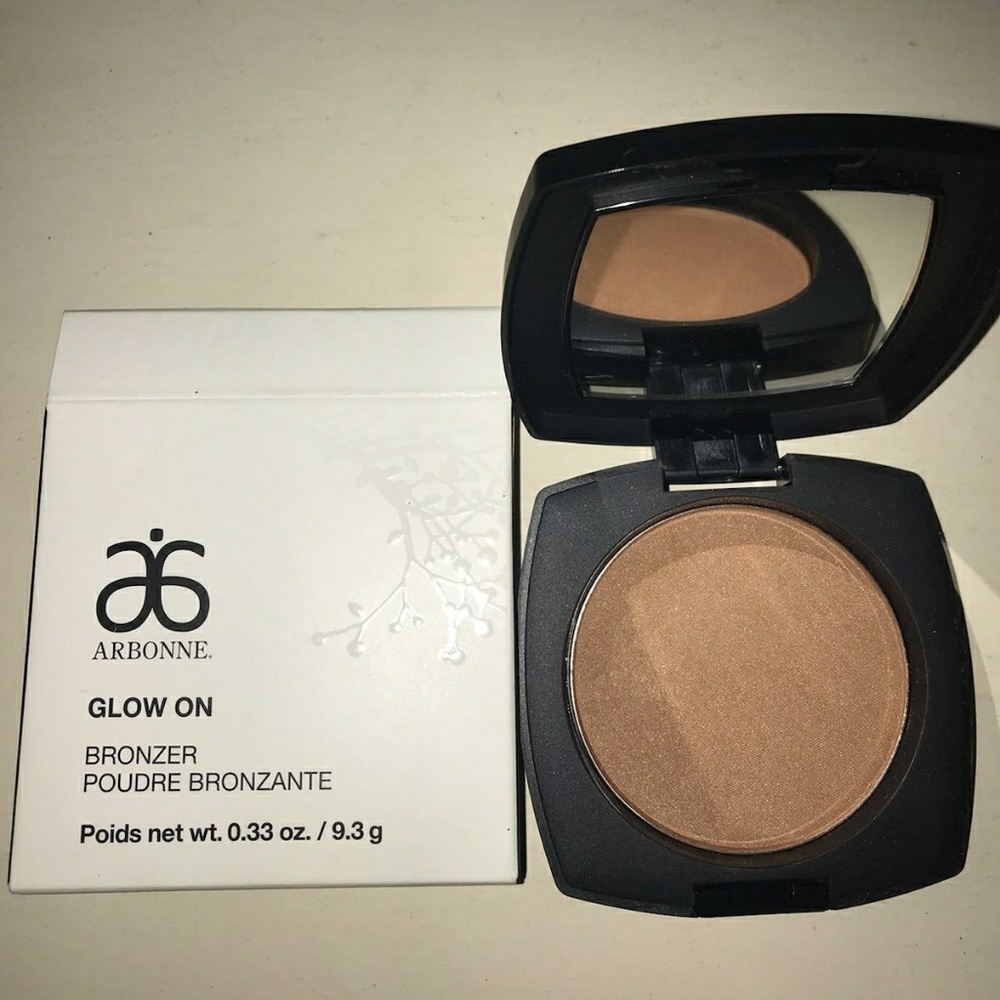 Arbonne Glow On Bronzer *new*